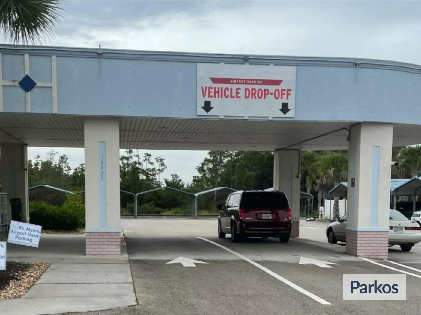 Ft Myers Airport Parking (RSW) - RSW Parking - picture 1