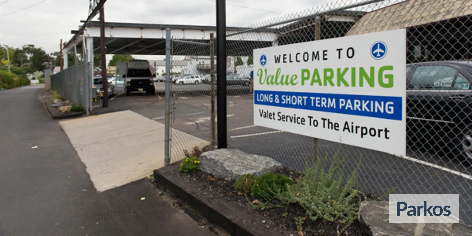 Value Parking Newark Airport (EWR) - Newark Airport Parking - picture 1